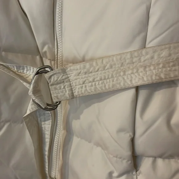 Gap white puffer vest XS - Picture 6 of 6
